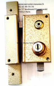 Serrure Muel 3 ou 5 points verticale à fouillot main gauche