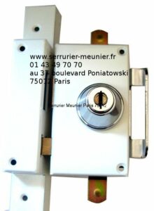 Serrure VAK 3 ou 5 points verticale à tirage main gauche